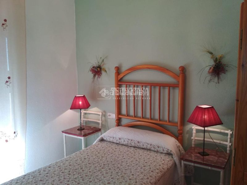 Foto d4cdc539-b134-4769-a9b8-cc9c5e2612d1. Casa aparellada a Centro ciudad Linares