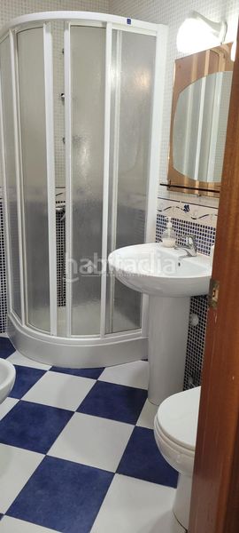 Foto fec1fadd-c84c-4762-a8f5-b918f4e0761d. Casa aparellada a Centro ciudad Linares