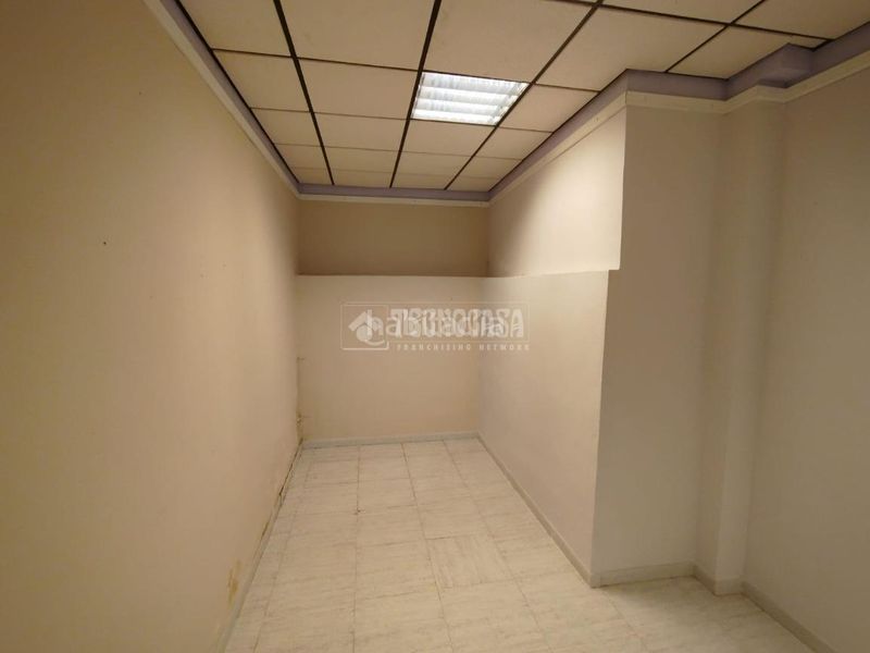 Foto b1cd237a-2c6a-4304-aad7-46a205129306. Geschäftsraum in Mengíbar