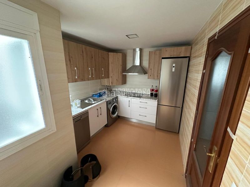 Foto cdb126bb-d459-433b-9867-03e05566b4cb. Pis amb aparcament a Mengíbar