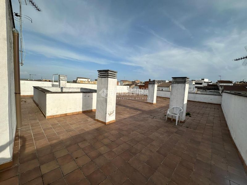 Foto f25450ec-9728-49da-91c4-a7655ea217c9. Pis amb aparcament a Mengíbar