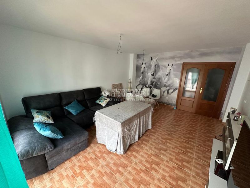 Foto ff74644f-6414-4042-a6a2-17afe24b5485. Pis amb aparcament a Mengíbar