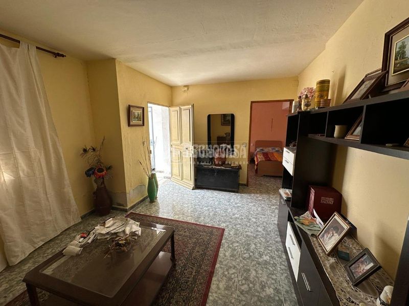 Foto 83c8ae8c-5f24-42fe-aa3d-3b90e607c257. Casa amb calefacció aparcament a Espeluy