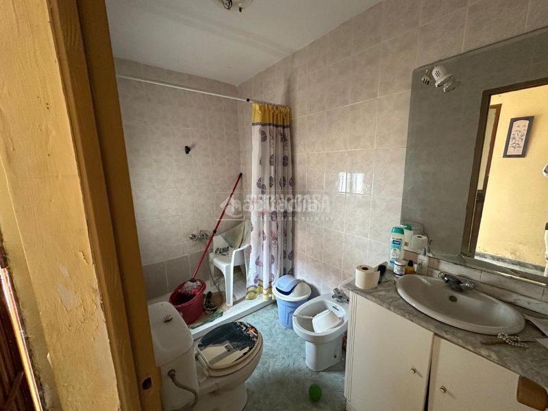 Foto f407aa79-5562-4b87-b7eb-1f98301e11a0. Casa amb calefacció aparcament a Espeluy