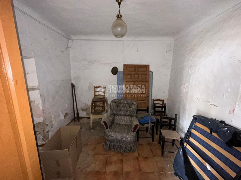 Foto 40b3d7b5-3fd1-4b1f-a29d-1163fc31fba2. Casa aparellada a Mengíbar