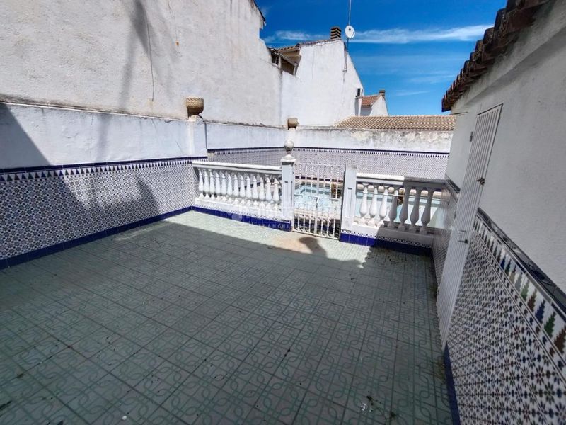 Foto 1ef033ab-af9a-4126-9242-4d4432f25b72. Casa aparellada amb aparcament piscina a Mengíbar