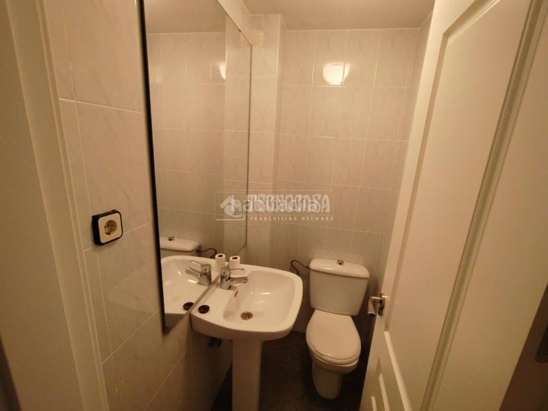 Foto 2920432b-f5a9-4036-8602-ef3db6eaad3d. Casa aparellada amb aparcament piscina a Mengíbar
