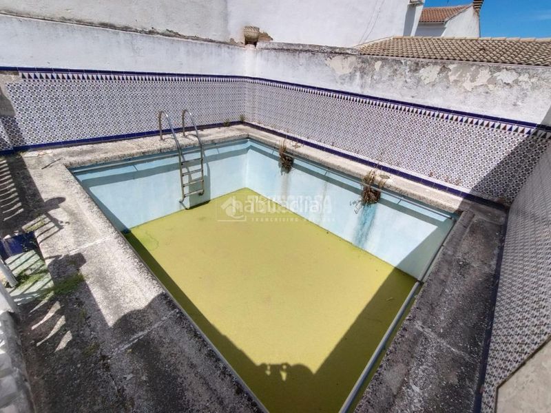 Foto 3666f569-d0ab-42d0-b4de-0f1afc136f9c. Casa aparellada amb aparcament piscina a Mengíbar