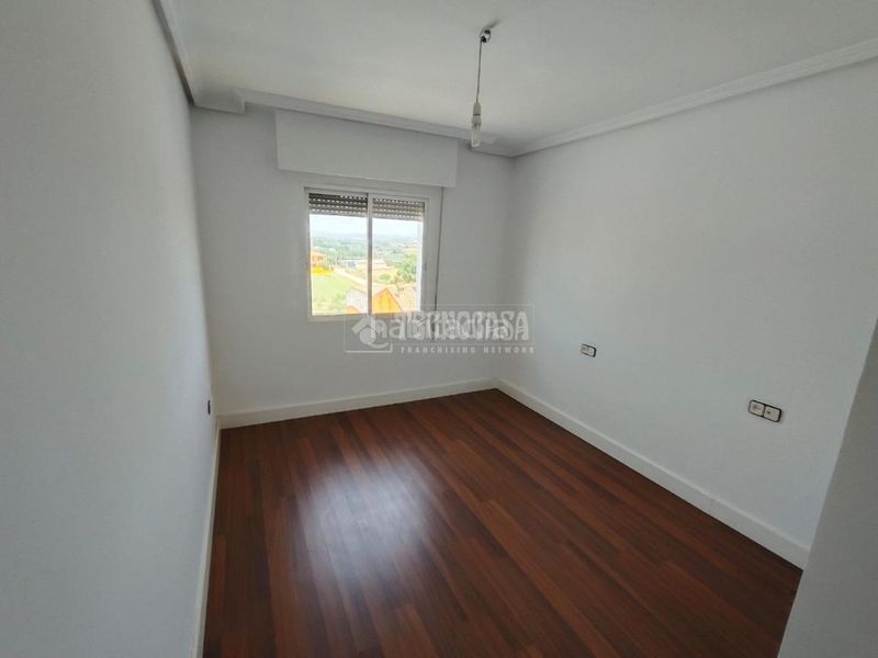 Foto 81fe0458-ae48-485e-bfed-336992459340. Casa aparellada amb aparcament piscina a Mengíbar