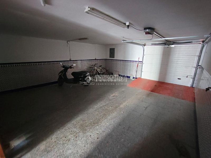 Foto baf6d8c4-adcc-45f0-9a2e-3d91cb28d605. Casa aparellada amb aparcament piscina a Mengíbar