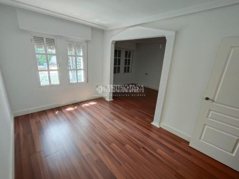 Foto f35c89fa-03cd-4ddd-a950-cfb1555a3474. Casa aparellada amb aparcament piscina a Mengíbar