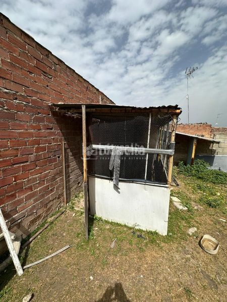 Foto a253d1b7-c8a4-4bd5-8a00-c45937b0e049. Terreny residencial a Mengíbar