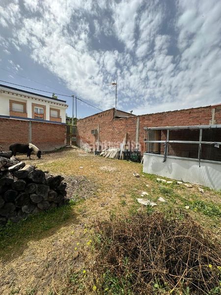 Foto c85f4aa6-7c8a-4535-8f31-6509a83c4e5d. Terreny residencial a Mengíbar