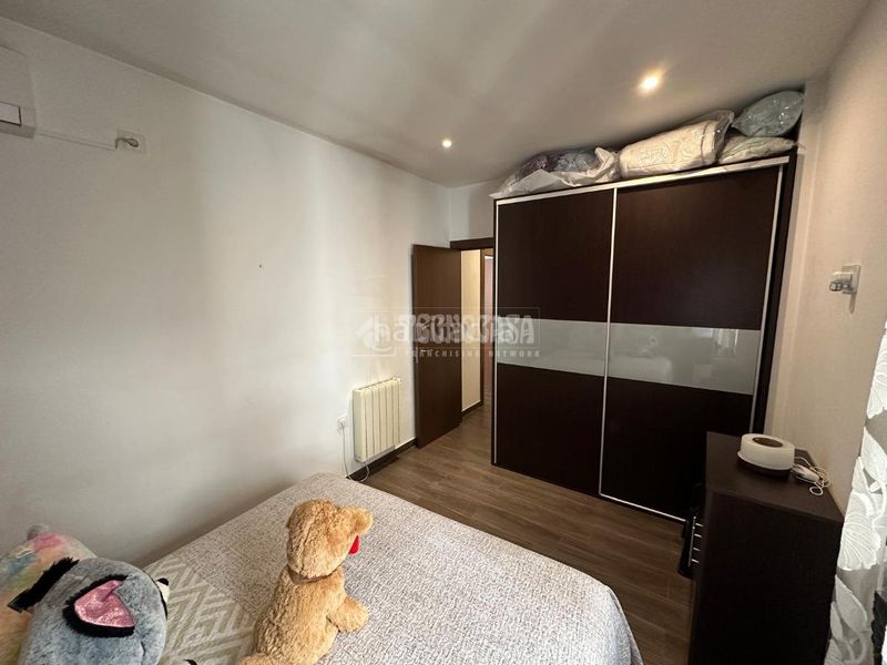 Foto b3adf98e-29f4-4ee0-a3ec-7bc43a2862e7. Piso  en venta en Mengíbar