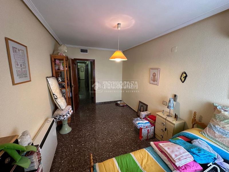 Foto ad3ee9b5-c428-4bb8-bfb2-adc8bc6af4b7. Pis amb calefacció aparcament a Mengíbar