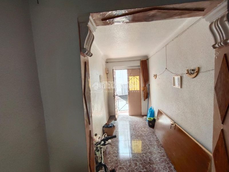 Foto 3d3669de-60a1-40b6-a0f1-f01a70e2937c. Casa aparellada a Mengíbar