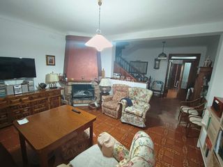 Doppelhaus in Villanueva de la Reina. Casa en venta en villanueva de la reina