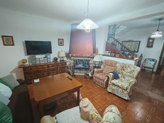 Doppelhaus in Villanueva de la Reina. Casa en venta en villanueva de la reina