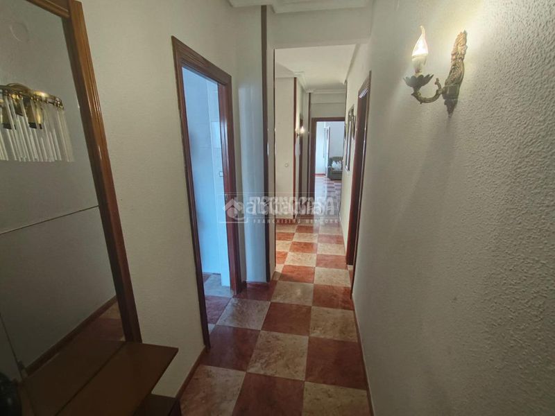 Foto d7ae4526-a9f7-4303-a5f9-c2d2d51afff5. Piso  en venta en Mengíbar