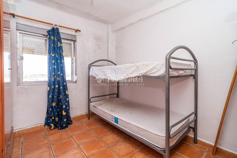 Foto 4a203aee-2d69-4676-8cba-7a0b6f34f36a. Pis a Linarejos Linares