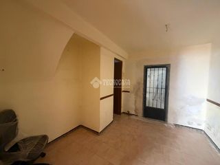 Towny house in Espeluy. Casa en venta en espelúy
