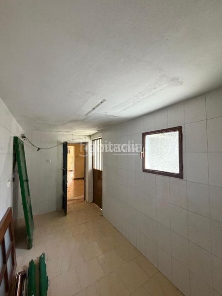 Foto a0eddff0-b980-4e30-a98e-c22dd6c4286e. Casa aparellada amb calefacció a Espeluy