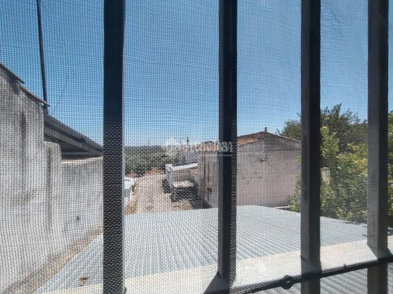 Foto 32da1931-61f4-42cd-8688-cbbf87e61ed9. Casa aparellada a Villatorres