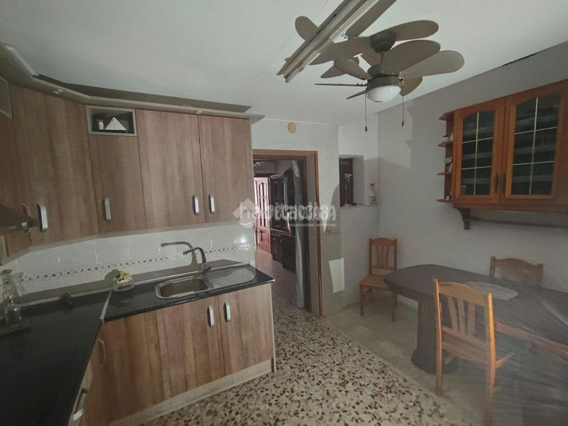 Foto 4379e544-0c93-4439-b2c0-ef7508afde9f. Casa aparellada a Villatorres