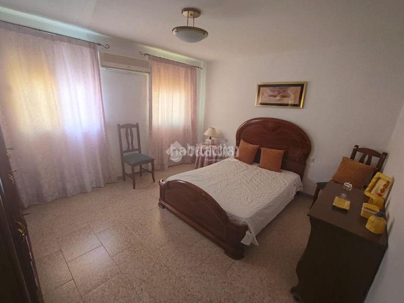 Foto 56322571-e25b-4c82-a928-237ca87fc029. Casa aparellada a Villatorres