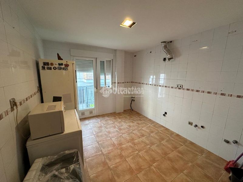 Foto 7cda5472-2646-4984-a26e-6b26a936ce90. Piso  en venta en Mengíbar