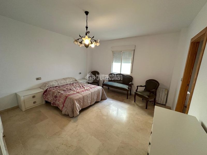 Foto a9494a80-fb41-4cbe-91f7-2308ce604bc0. Piso  en venta en Mengíbar
