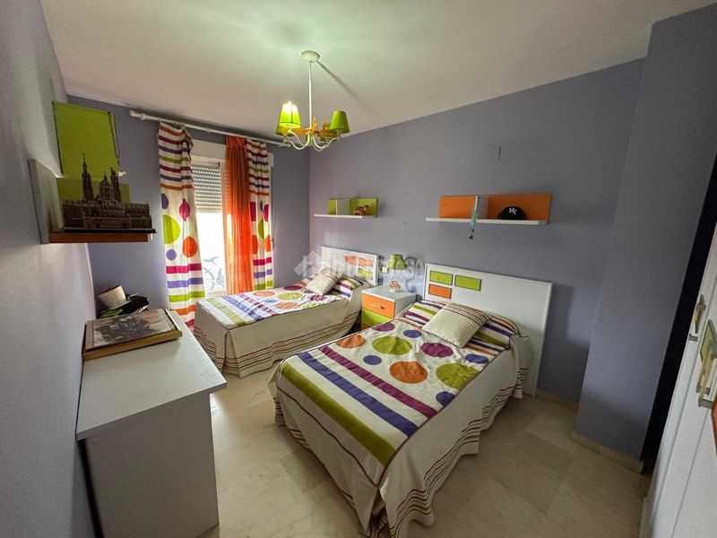 Foto a9e6fcf9-3576-402b-8892-fa9faf0195ff. Piso  en venta en Mengíbar