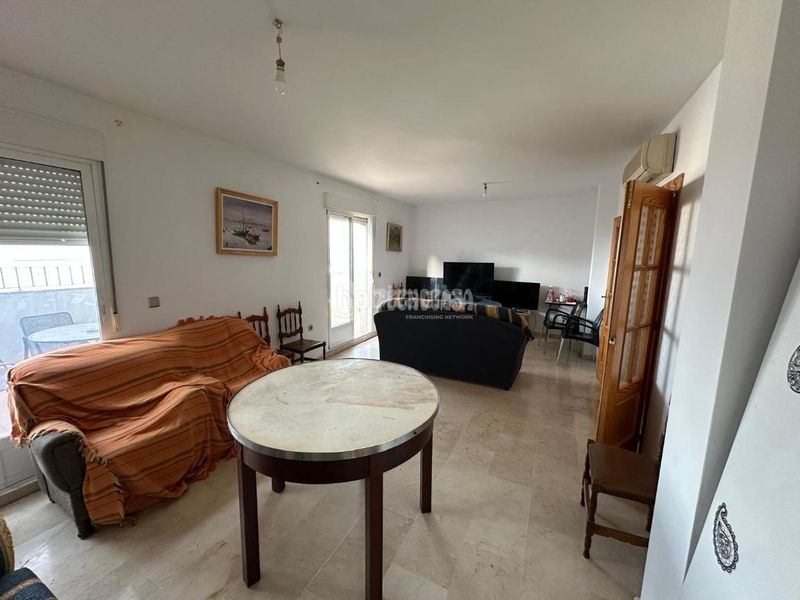 Foto fbea5224-2506-4f6c-a791-c86868fbb4d9. Piso  en venta en Mengíbar