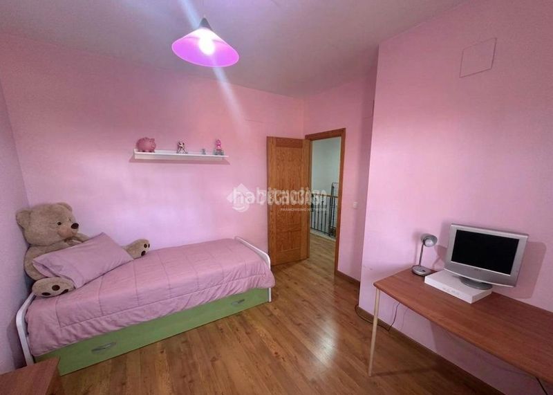 Foto 9b828a45-7e75-4883-b6ba-f86adfc0ca25. Casa aparellada amb calefacció aparcament a Mengíbar