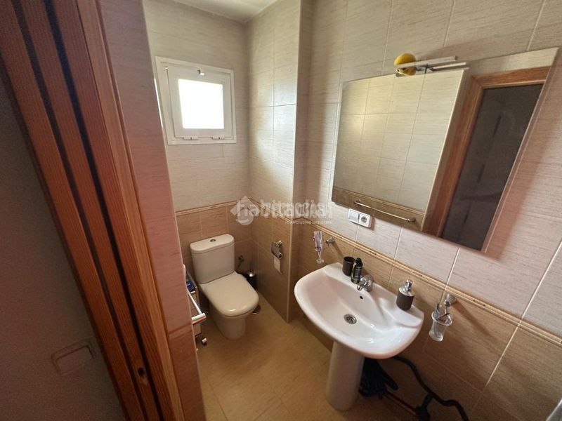 Foto a4aef63e-6c15-4b37-969b-d780cdeddbb6. Casa aparellada amb calefacció aparcament a Mengíbar