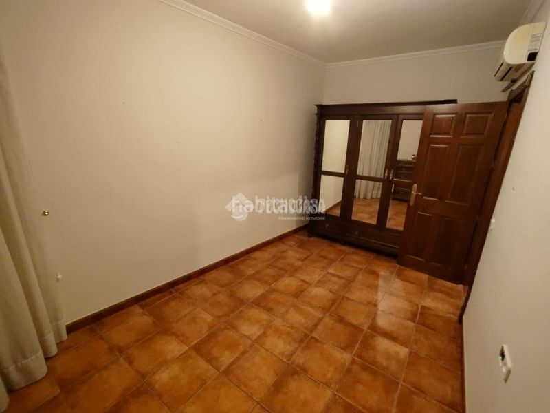 Foto 4b657791-6c9f-46f1-9127-5b538e72a4cb. Casa aparellada a Mengíbar