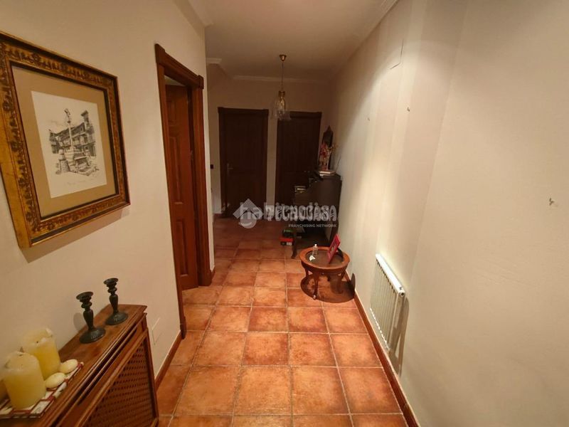 Foto 5af79123-93ba-4b8e-afb0-5fb6ec79f1c5. Casa aparellada a Mengíbar