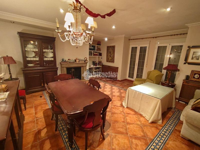 Foto a5337fae-b6a3-47c4-8911-b8ff49e86dfa. Casa aparellada a Mengíbar