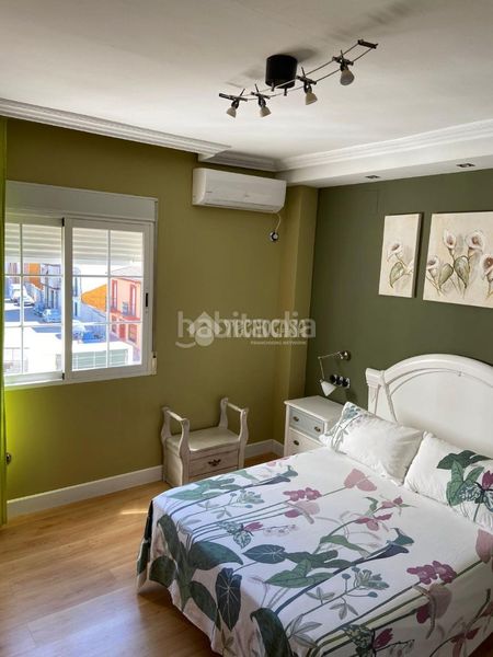 Foto e6e23dc9-c793-4134-9bde-0e9f1a194540. Pis a Linarejos Linares