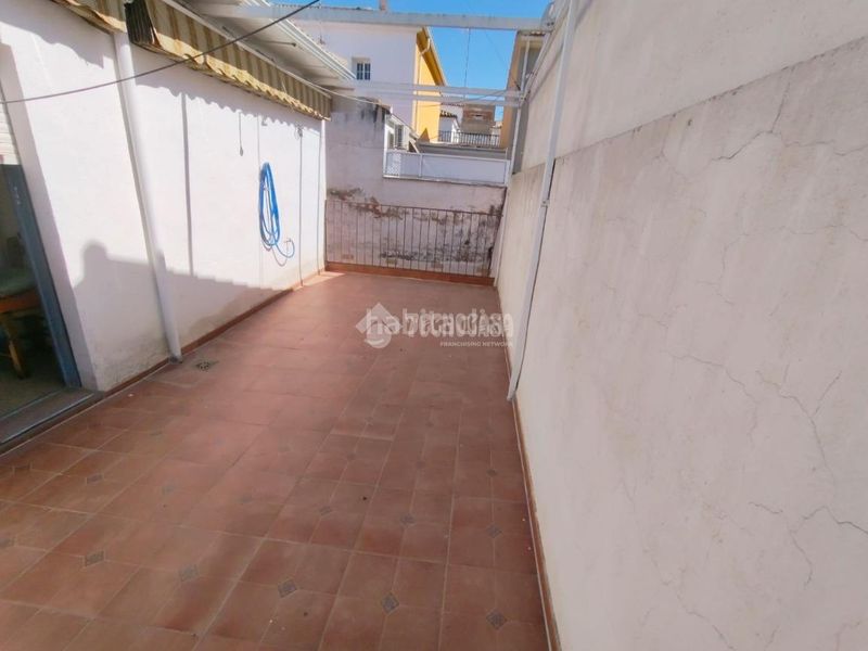 Foto e667b95d-a023-4832-a7c6-83a6cde2ebaf. Casa aparellada amb aparcament a Mengíbar