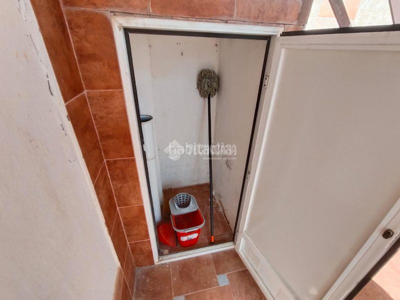 Foto e66d0104-9544-47f6-bc84-1f0eff07ddba. Casa aparellada amb aparcament a Mengíbar