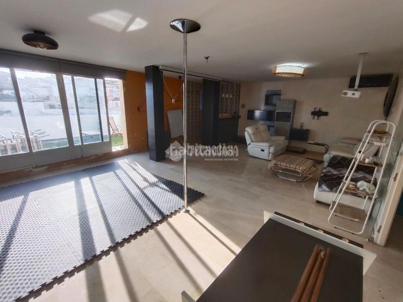 Foto 083f32d6-3241-4e67-beda-40a6b2be1ff1. Piso  en venta en Mengíbar