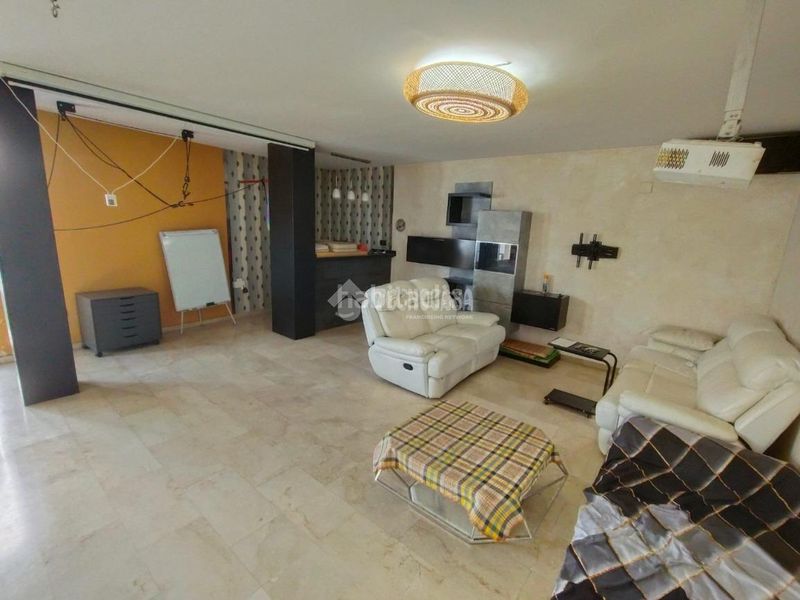 Foto 56d43dd2-6663-443f-a15e-6ba4e223d1e7. Piso  en venta en Mengíbar