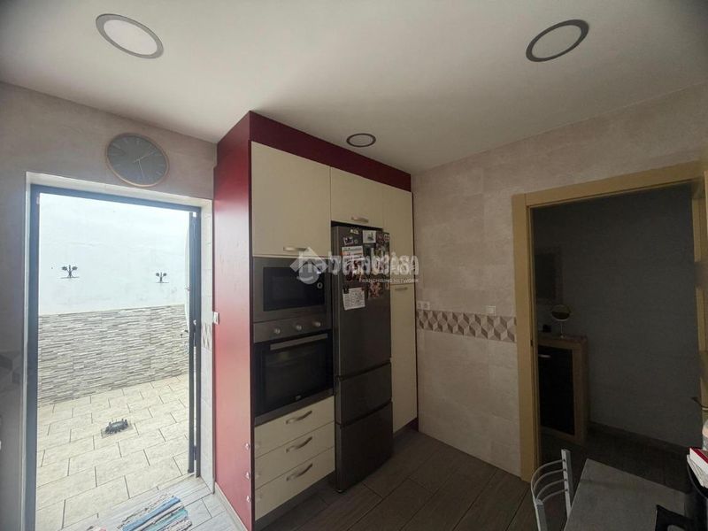 Foto 0d5b6981-daf1-43cc-8654-7307c49e9347. Casa aparellada amb calefacció a Mengíbar