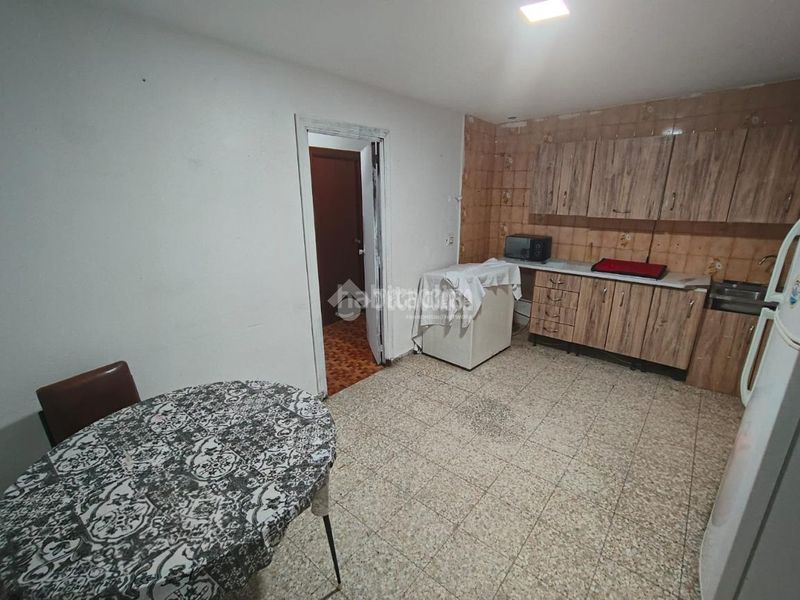 Foto 30a0217b-982b-4ce3-a2fd-c2e588bacda1. Casa aparellada amb aparcament a Espeluy