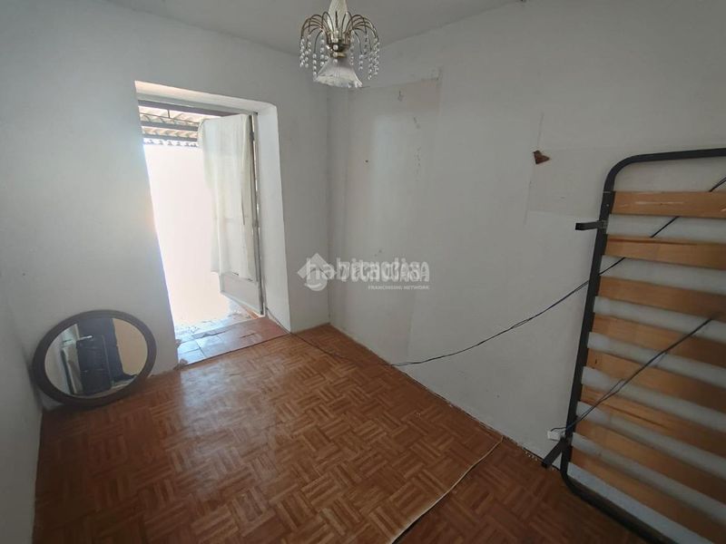 Foto 4c326005-f789-4f4b-8cb8-312325fff692. Casa aparellada amb aparcament a Espeluy