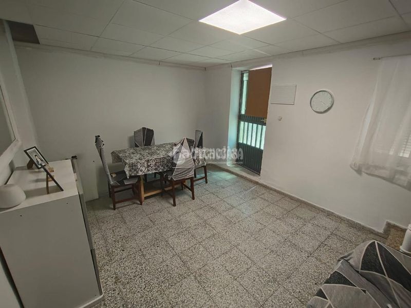 Foto 9a7c1687-87f7-4f14-ba28-c198aa0cb1d1. Casa aparellada amb aparcament a Espeluy