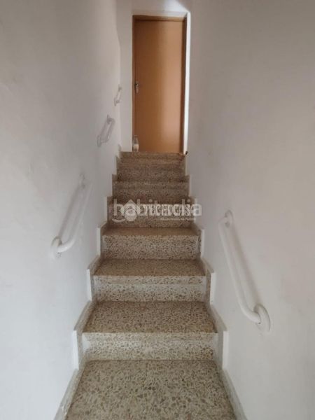 Foto bc600c19-b4e7-43b9-a4e7-545321a7b667. Casa aparellada amb aparcament a Espeluy