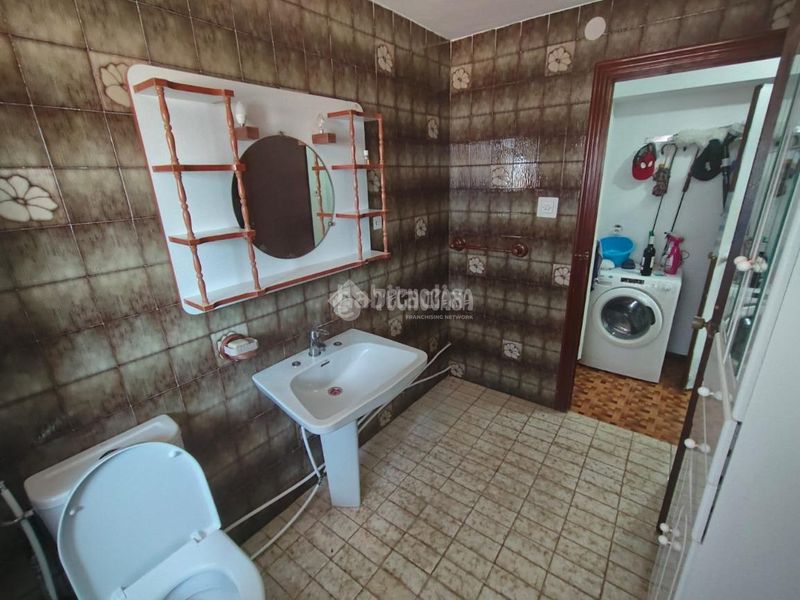 Foto e728d8d4-6585-4ce6-a1ea-2b91f01ff39b. Casa aparellada amb aparcament a Espeluy