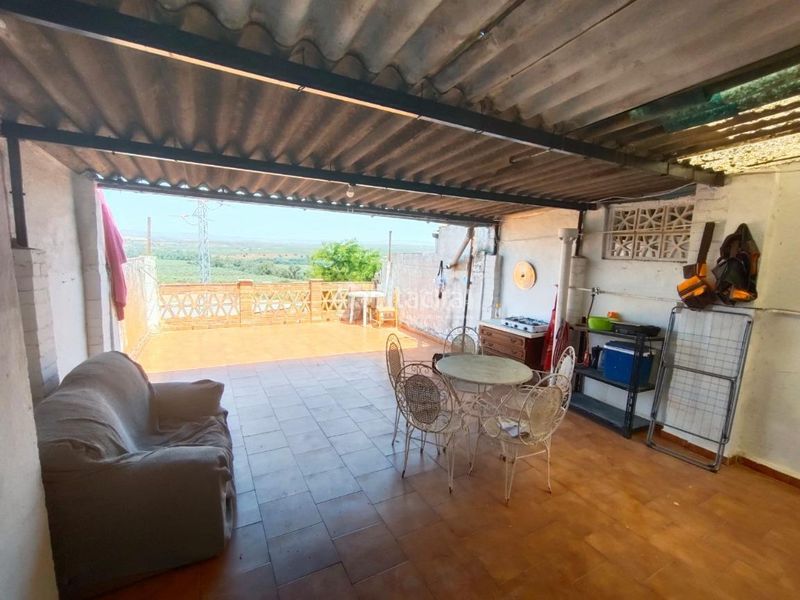 Foto e76661d7-6d42-43b4-968f-c7470dfea02a. Casa aparellada amb aparcament a Espeluy